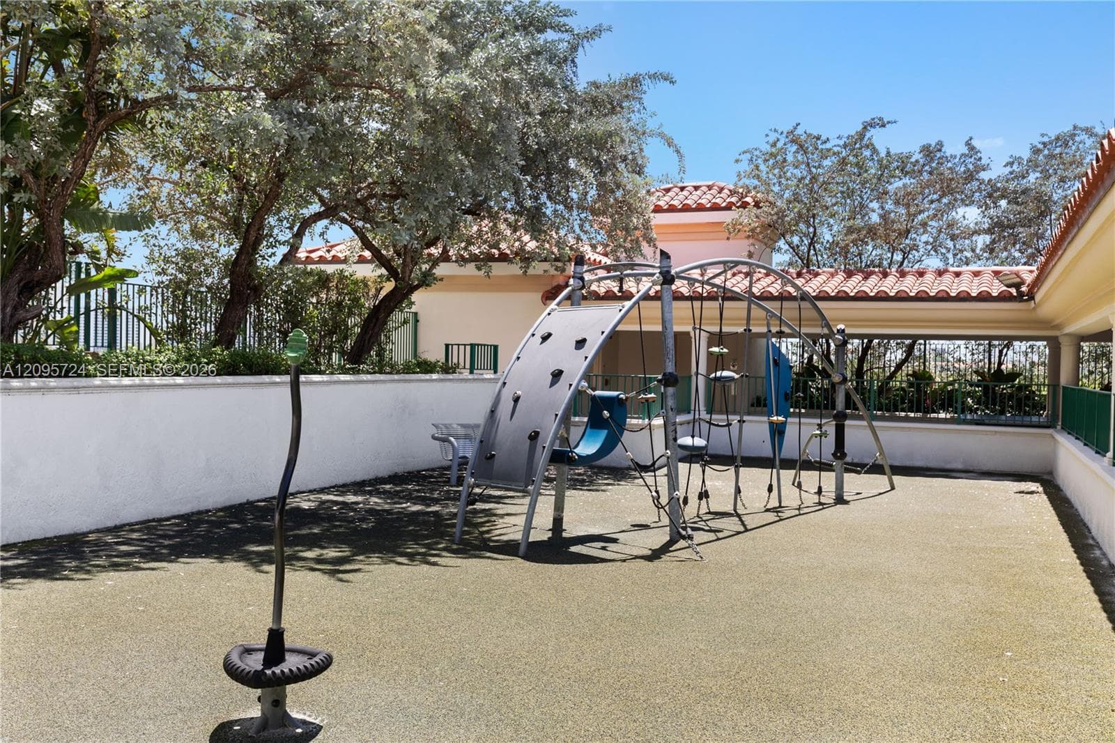 TURNBERRY VILLAGE SO TOWE · #216 in Aventura - Photo 15