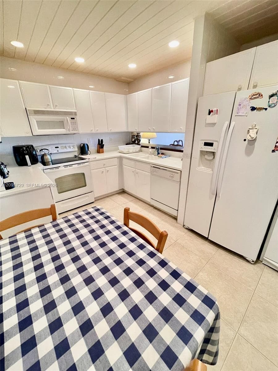 Tidemark at Key Colony · #1235 in Key Biscayne - Photo 16
