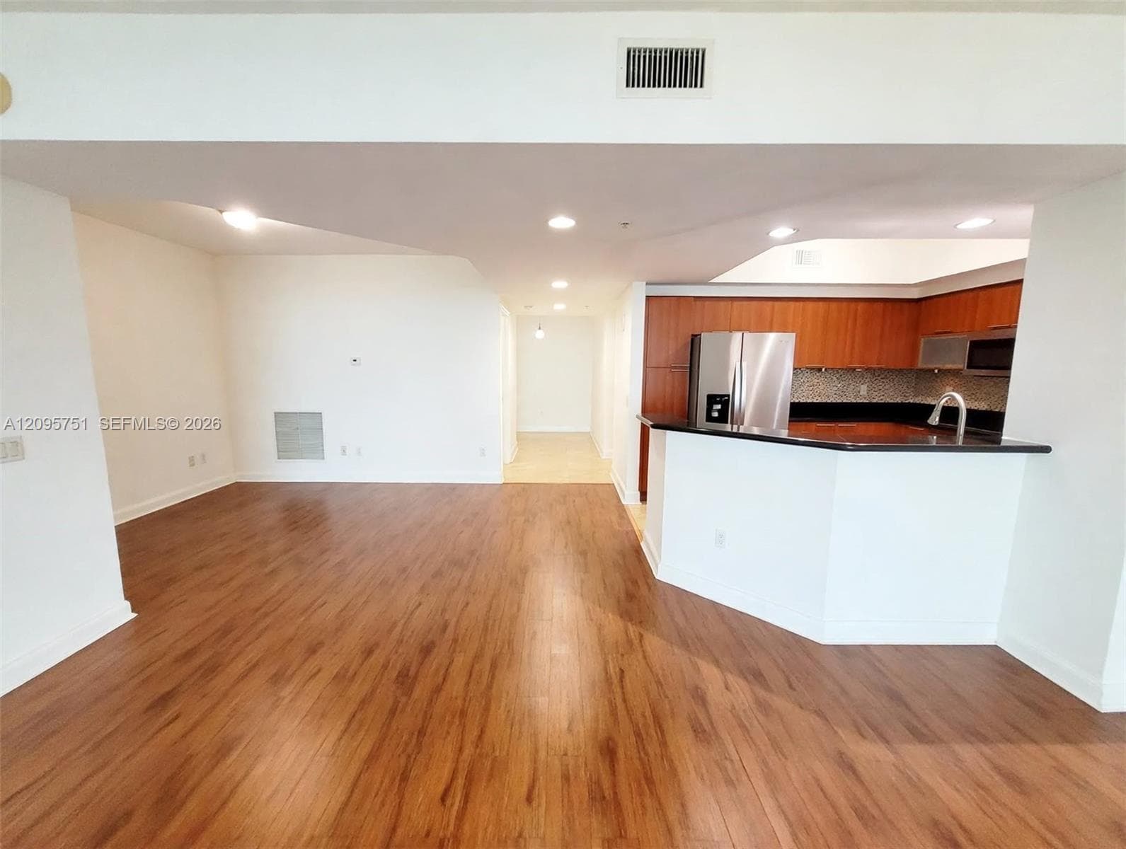 THE OAKS I CONDO · #1704 in North Miami - Photo 3
