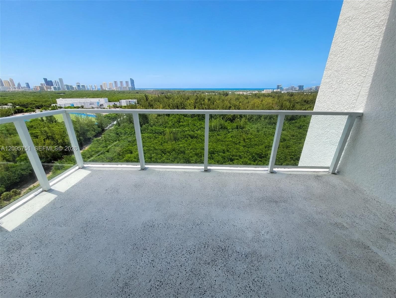 THE OAKS I CONDO · #1704 in North Miami - Photo 1