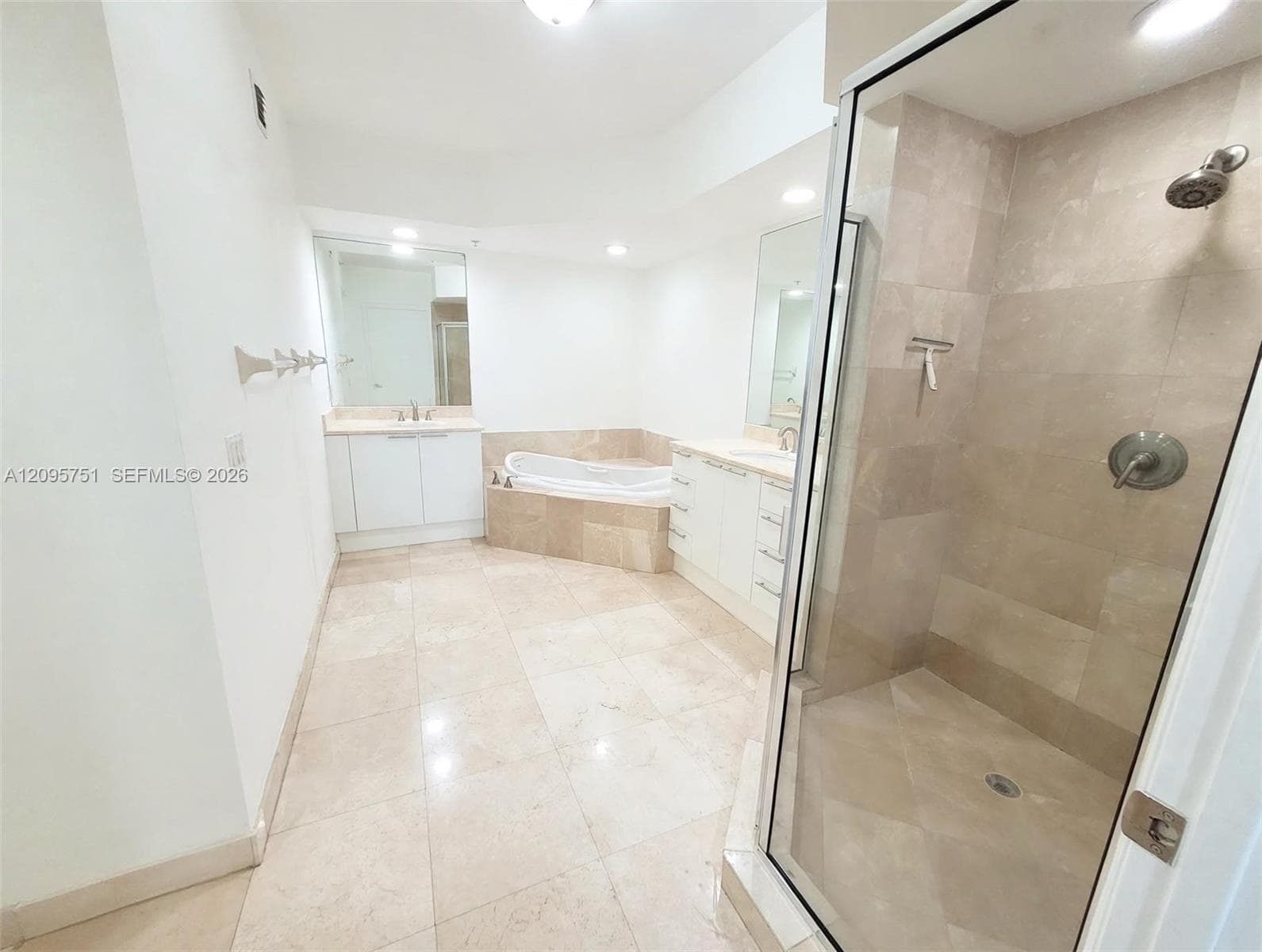 THE OAKS I CONDO · #1704 in North Miami - Photo 21