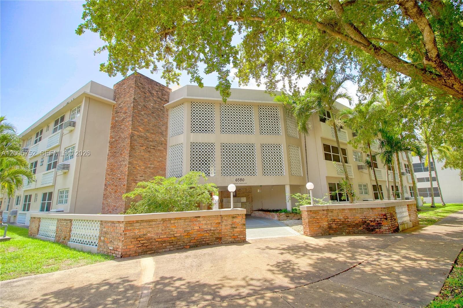SANTONA CONDO · #A37 in Coral Gables - Photo 11