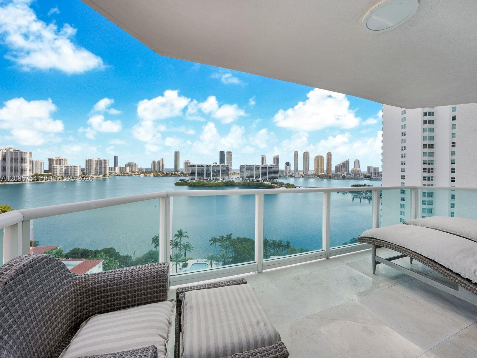 Peninsula II · #1701 in Aventura - Photo 23
