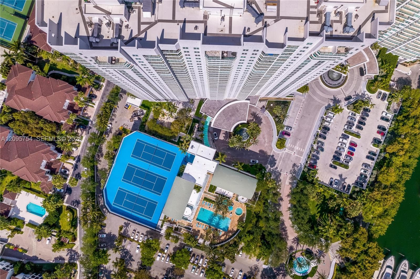 Peninsula II · #1701 in Aventura - Photo 26
