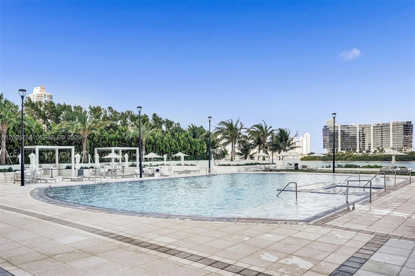 Peninsula II · #1701 in Aventura - Photo 32