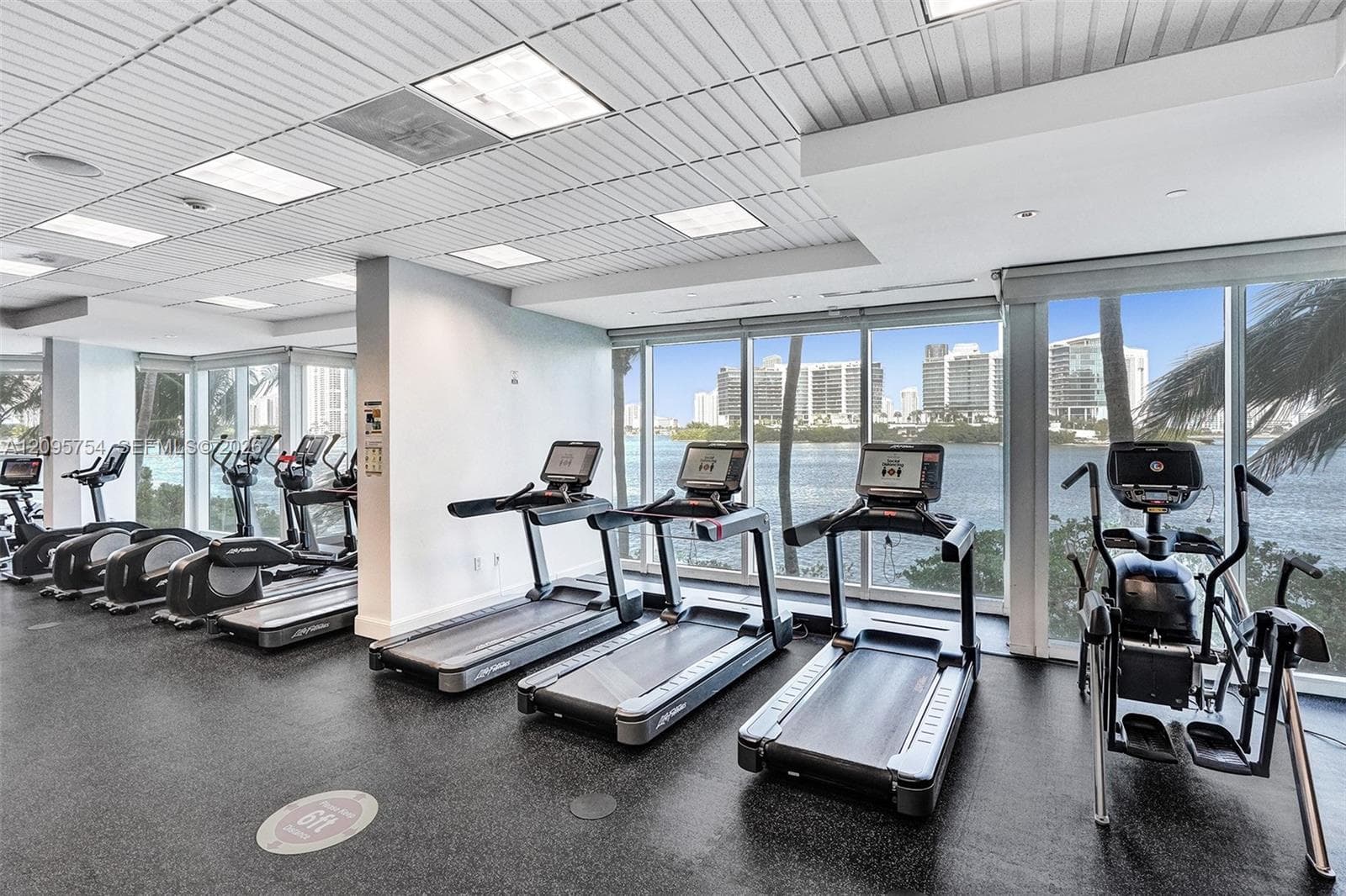 Peninsula II · #1701 in Aventura - Photo 30