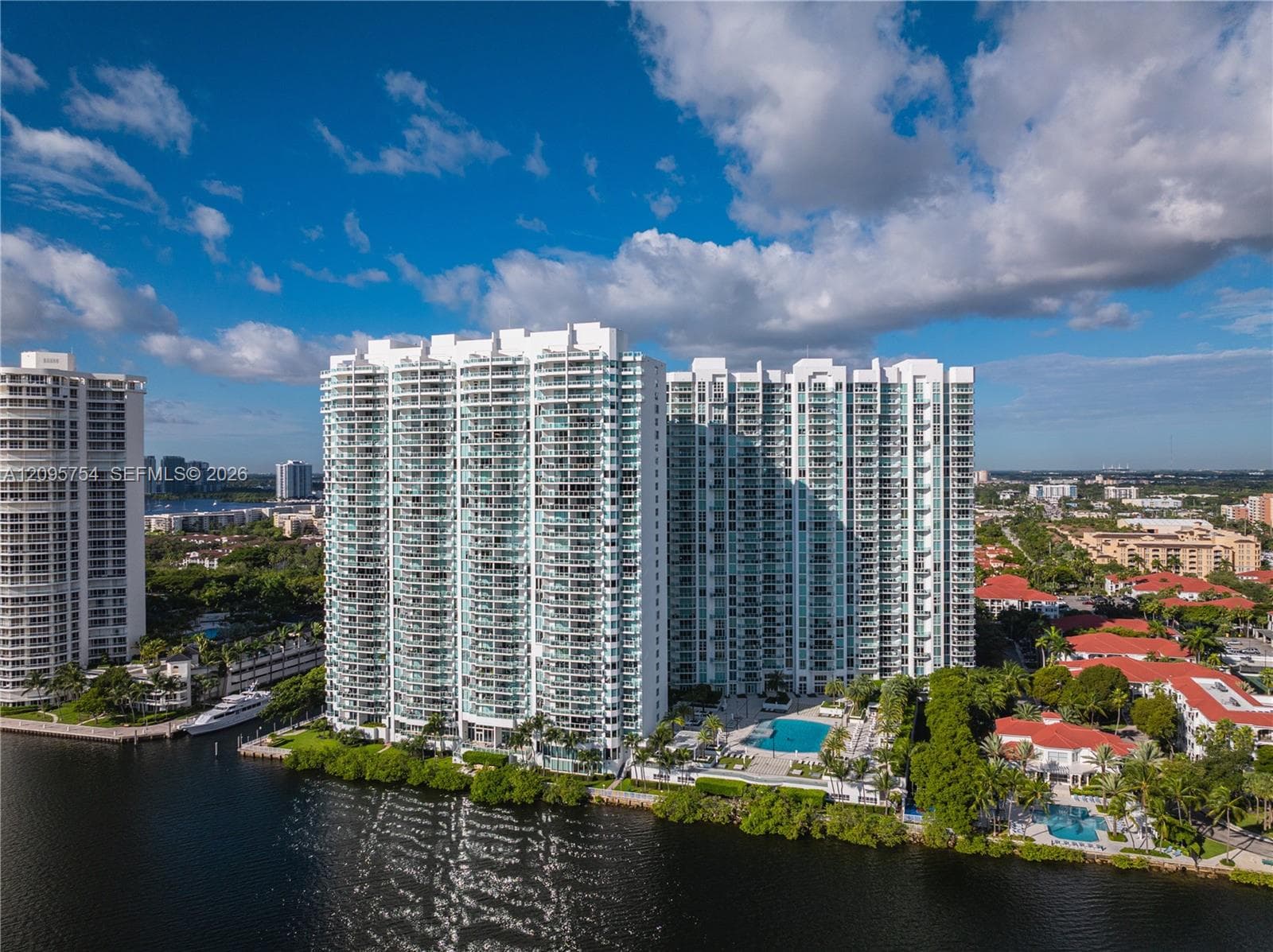 Peninsula II · #1701 in Aventura - Photo 33