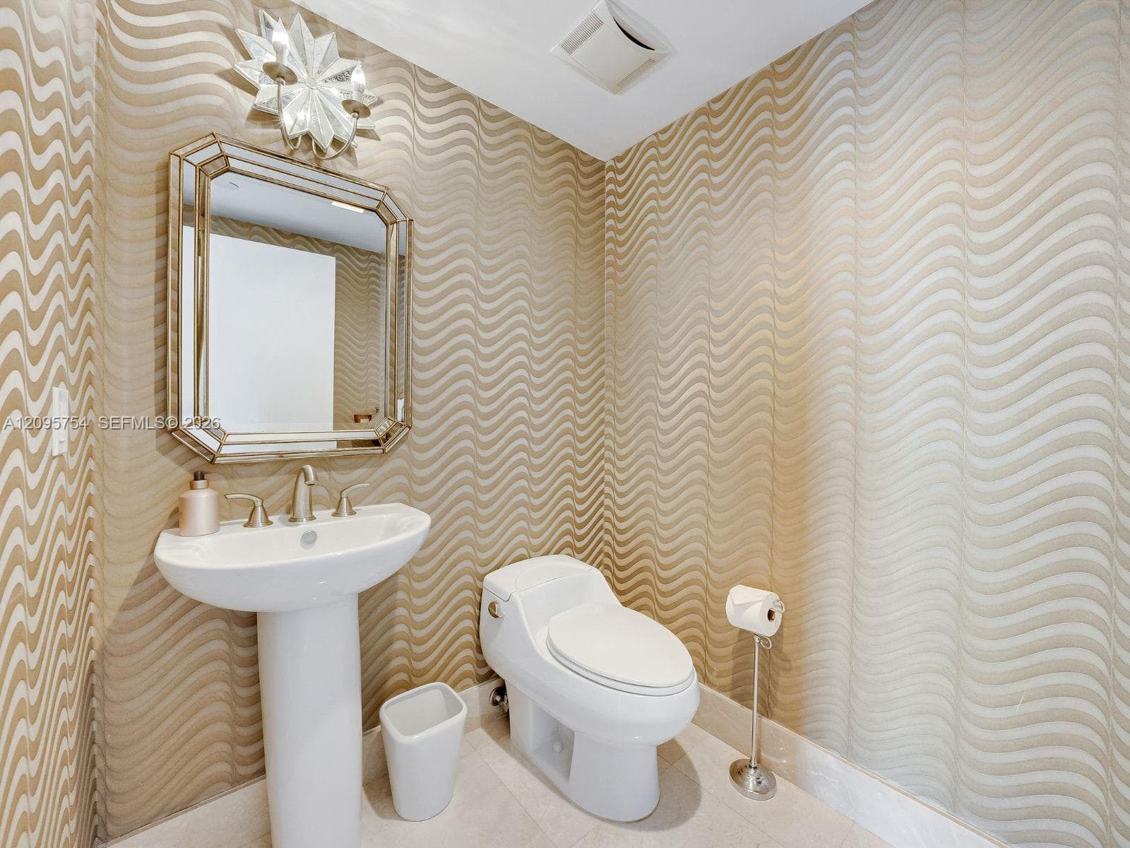 Peninsula II · #1701 in Aventura - Photo 18