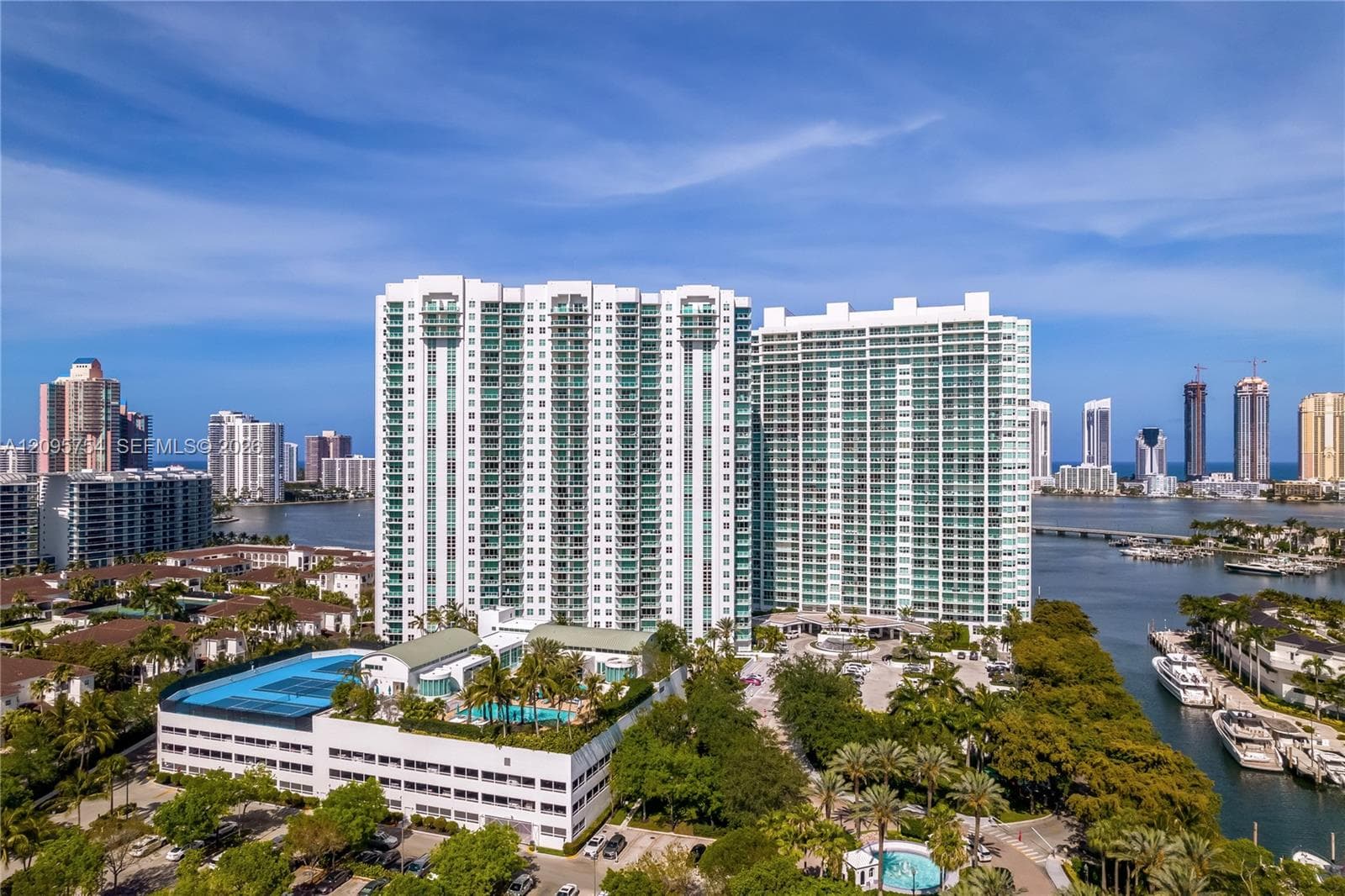 Peninsula II · #1701 in Aventura - Photo 25