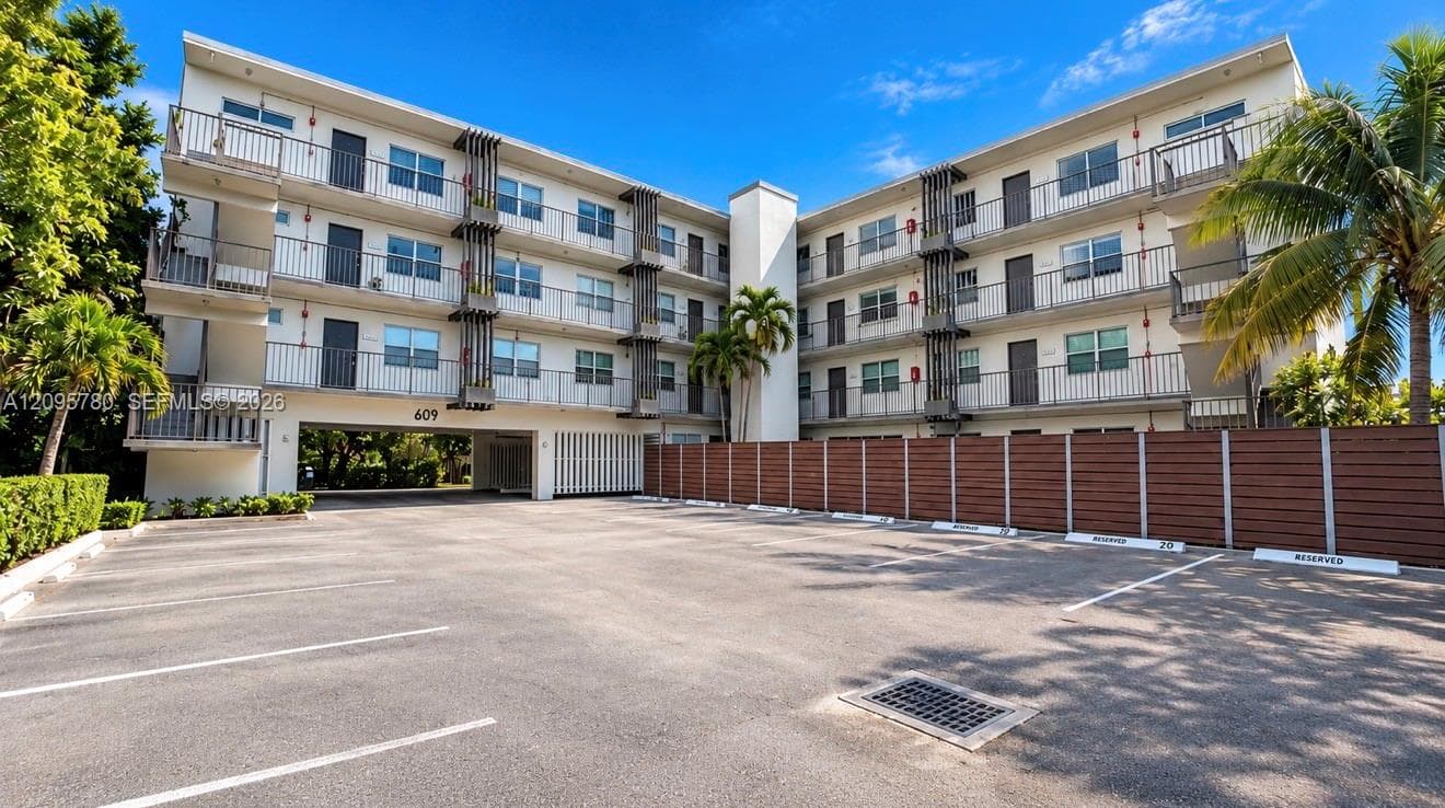 PARK PLACE CONDO · #203 in Fort Lauderdale - Photo 2