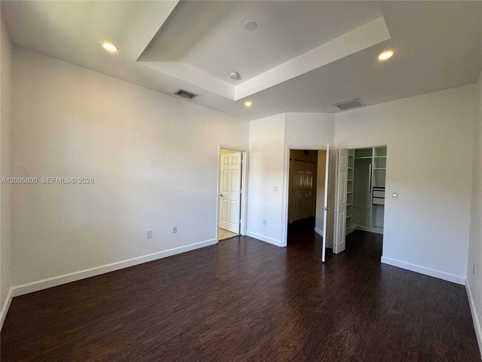 343 NE 37th Ter photo 16