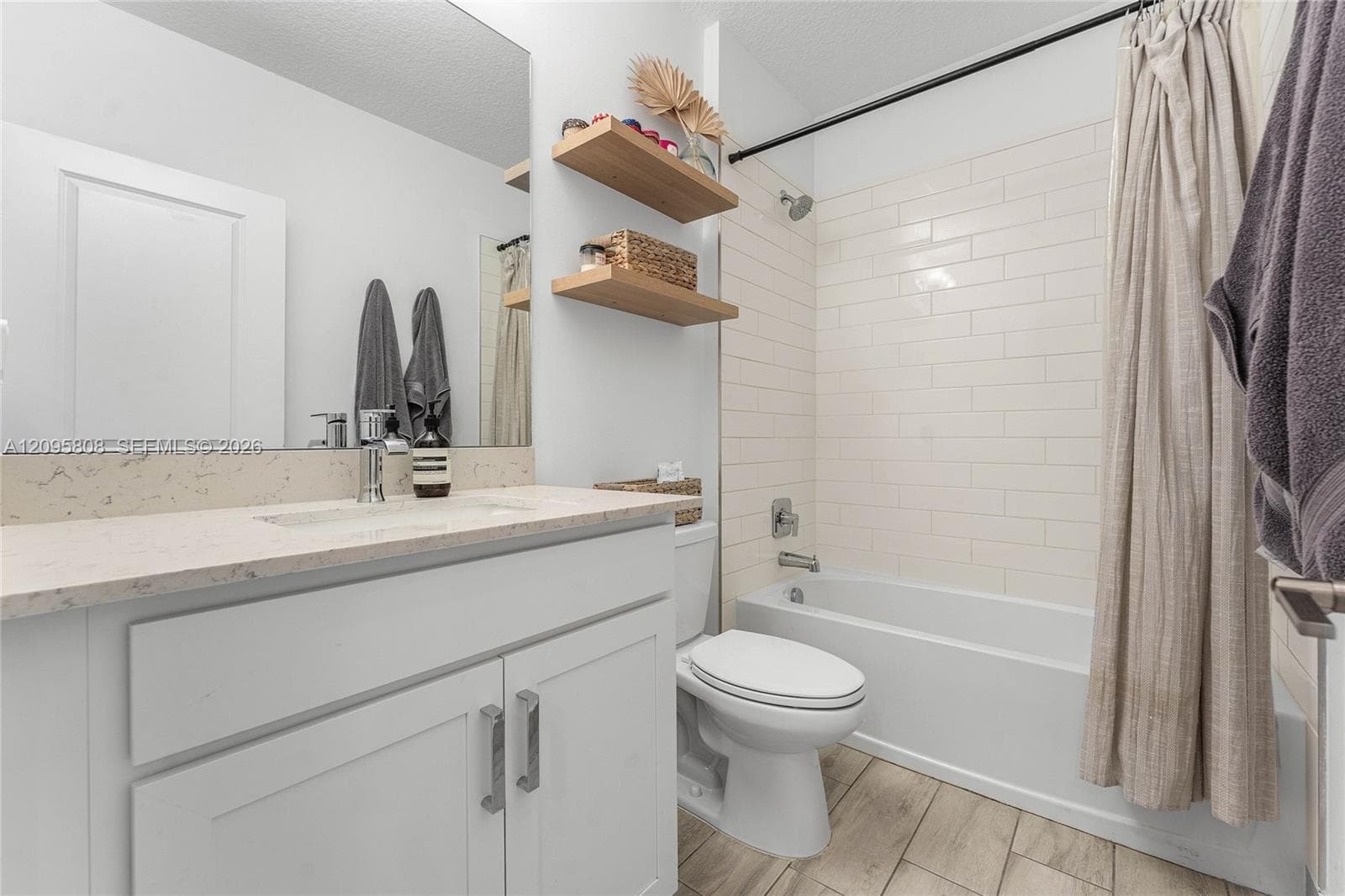 4354 Veleiros Ave photo 27
