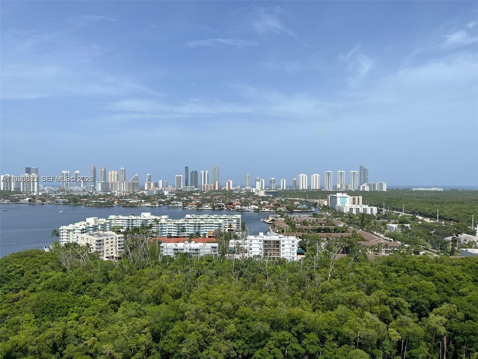 THE HARBOUR SOUTH CONDO · #2017 in North Miami Beach - Photo 3