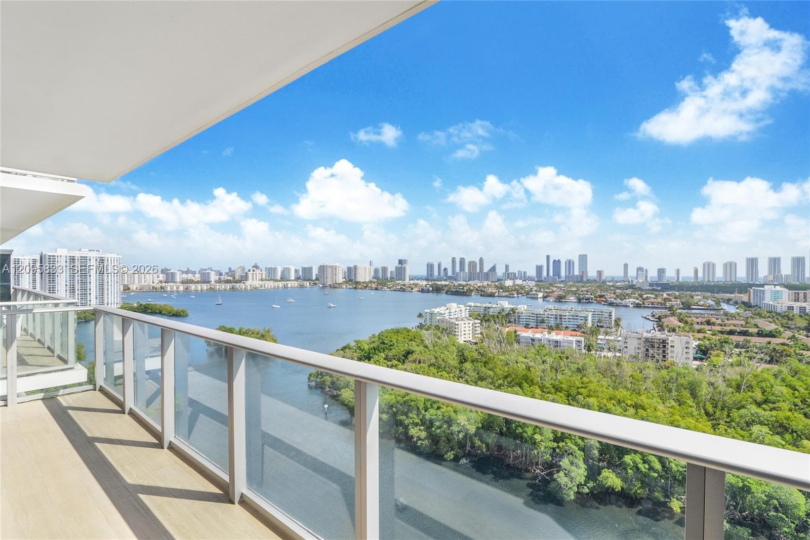 THE HARBOUR SOUTH CONDO · #2017 in North Miami Beach - Photo 1