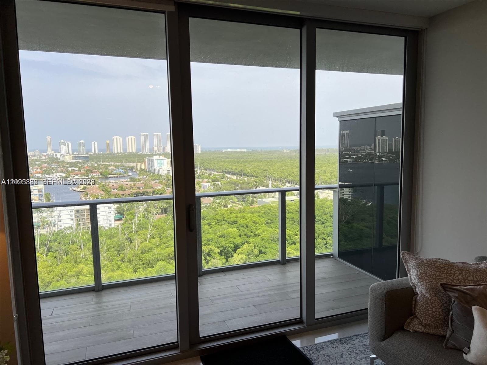 THE HARBOUR SOUTH CONDO · #2017 in North Miami Beach - Photo 11