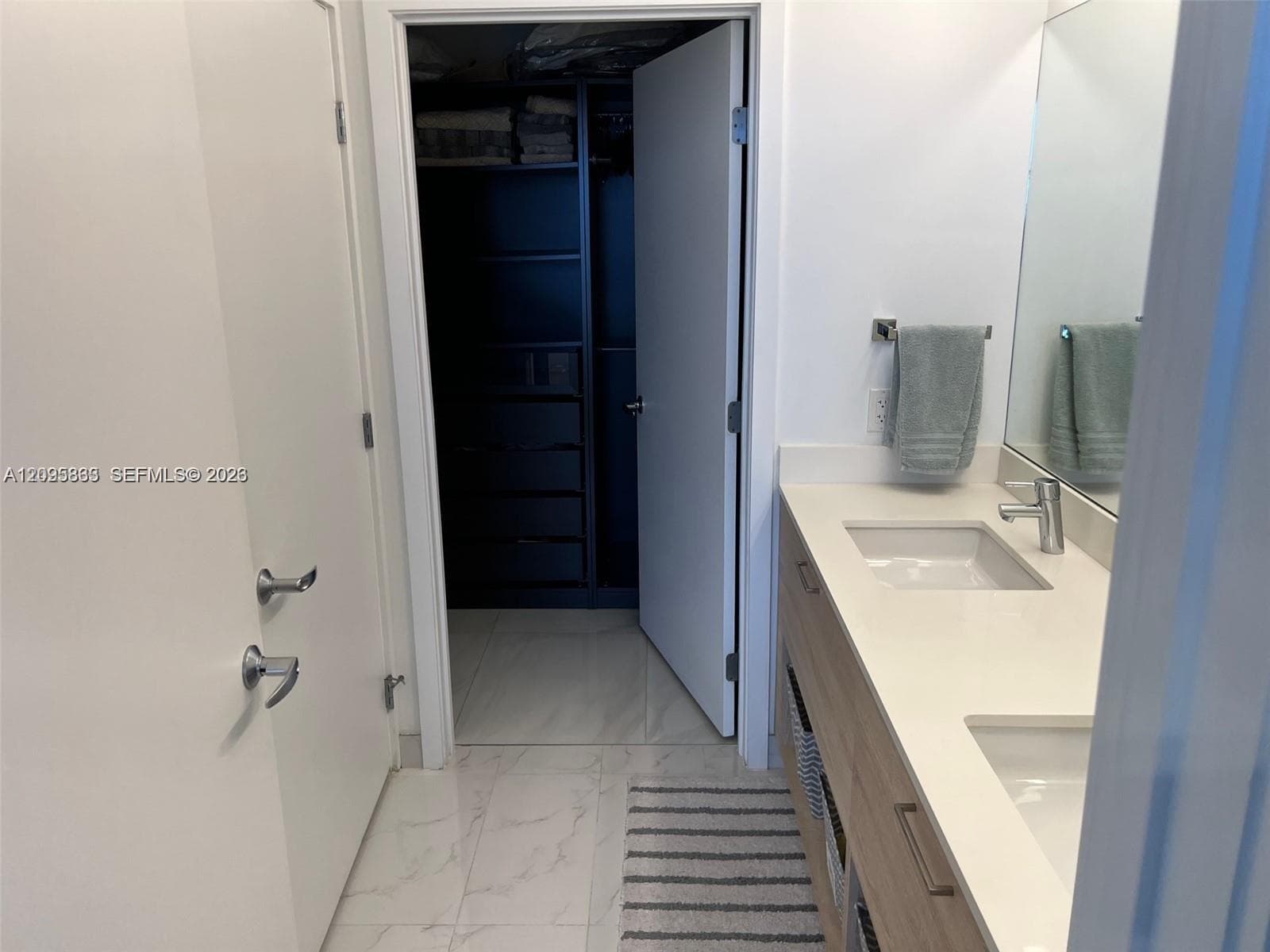 THE HARBOUR SOUTH CONDO · #2017 in North Miami Beach - Photo 8