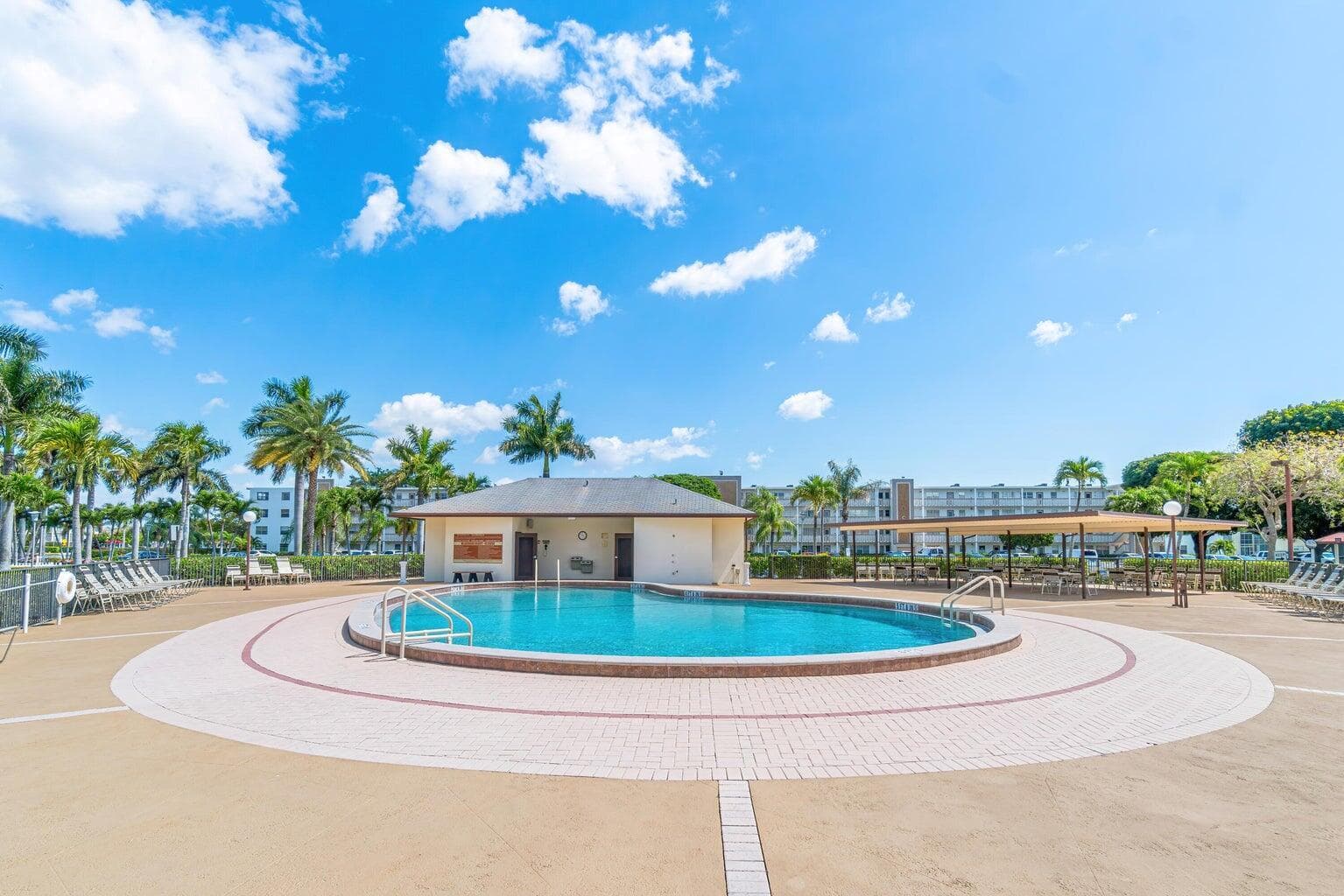 CV Rexford Pool