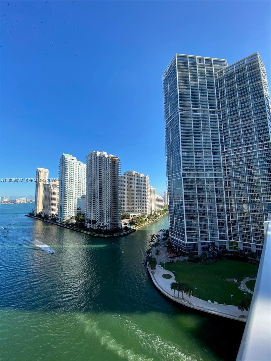 Epic · #4011 in Miami - Photo 27