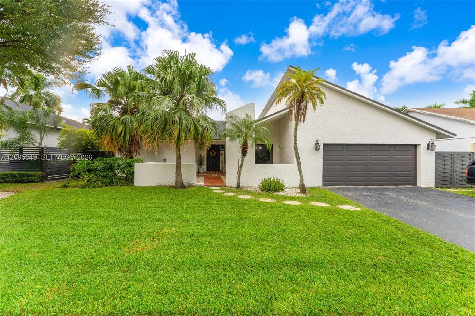 13711 SW 108th St photo 1