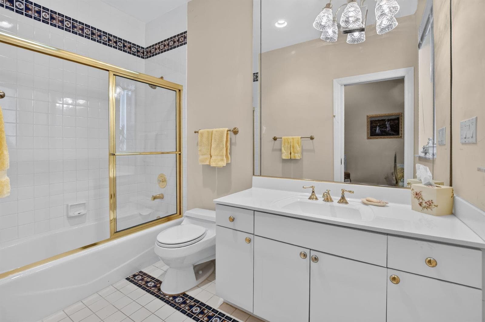 Guest Bathroom 2 - Shower/Tub
