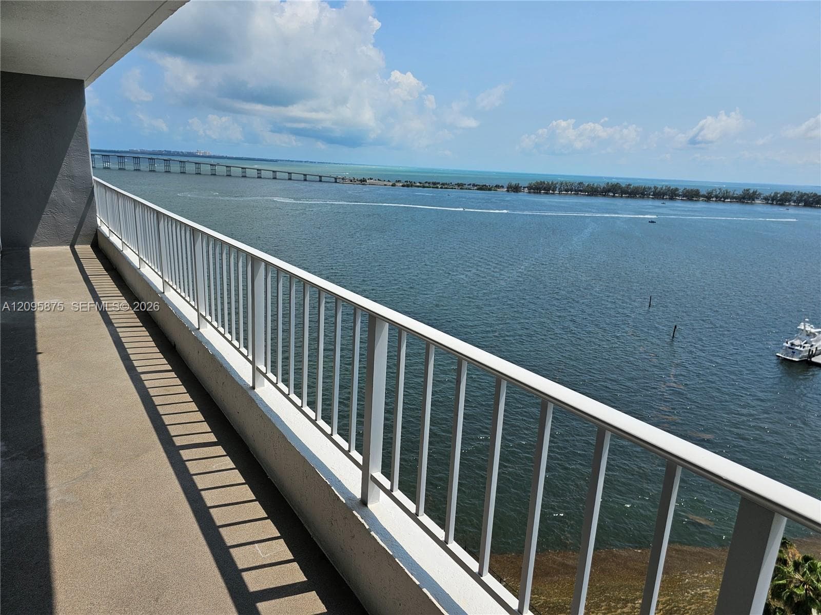 Brickell Harbour · #17K in Miami - Photo 3