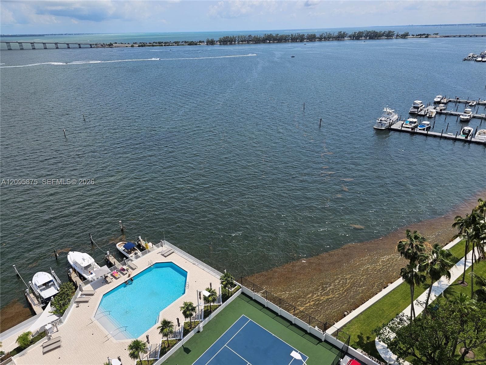 Brickell Harbour · #17K in Miami - Photo 17