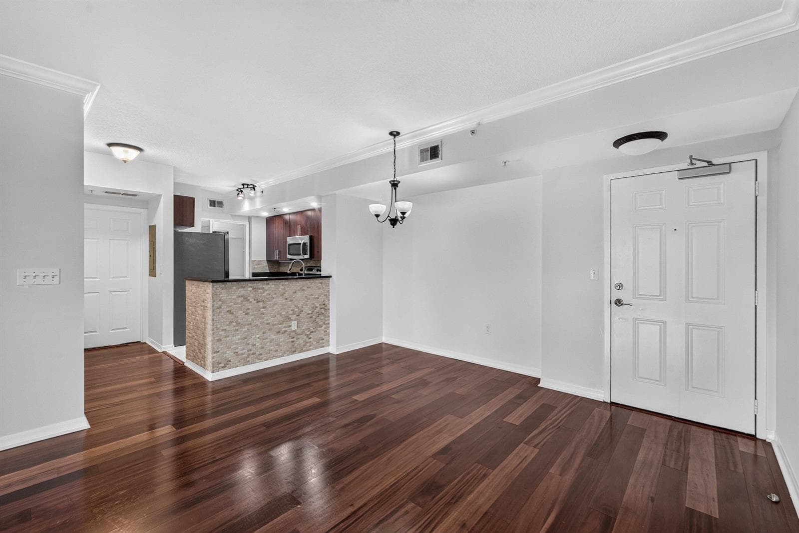 Dining/Kitchen