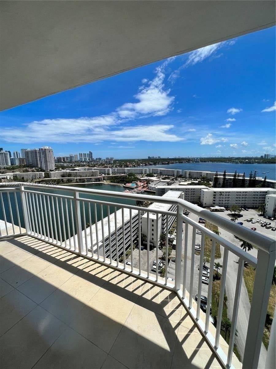 DEL PRADO MARINA · #1901 in Aventura - Photo 8