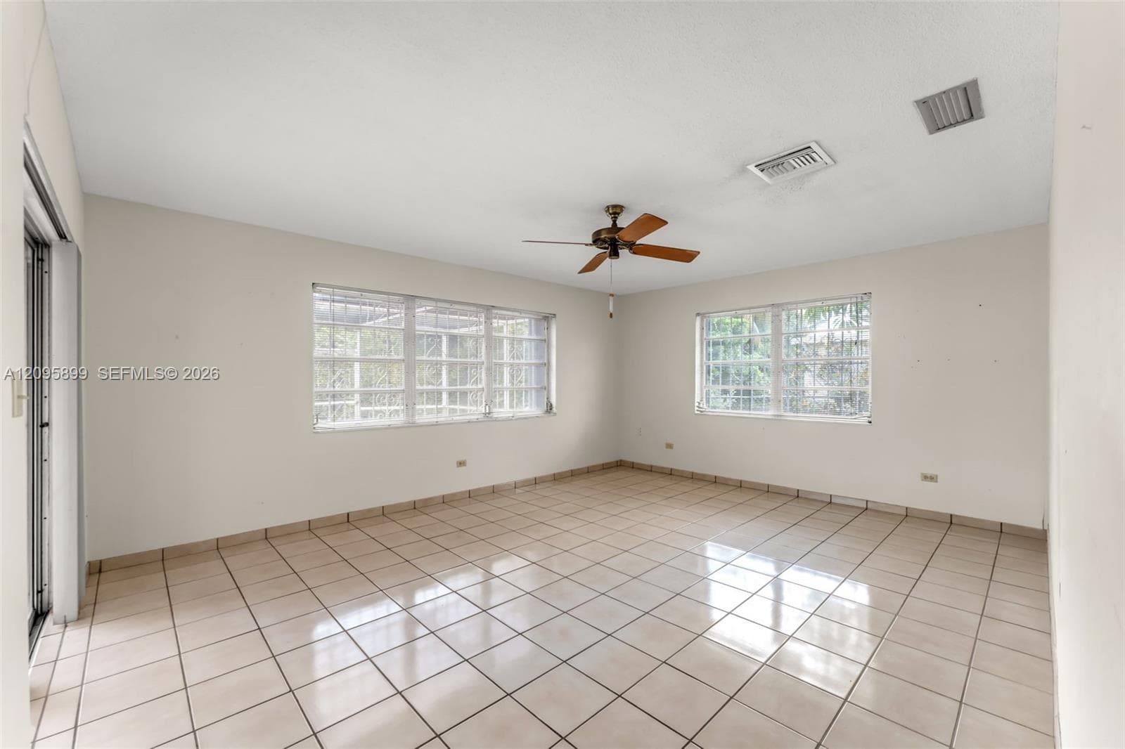 1820 SW 102nd Ave photo 17