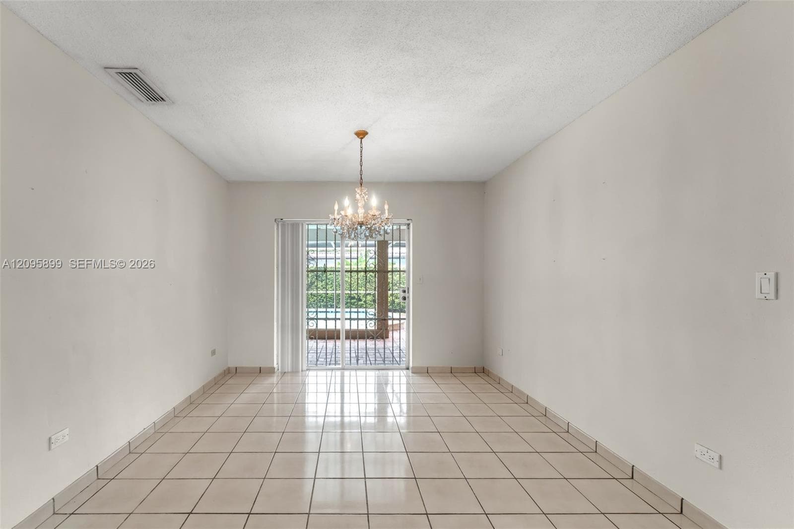 1820 SW 102nd Ave photo 7