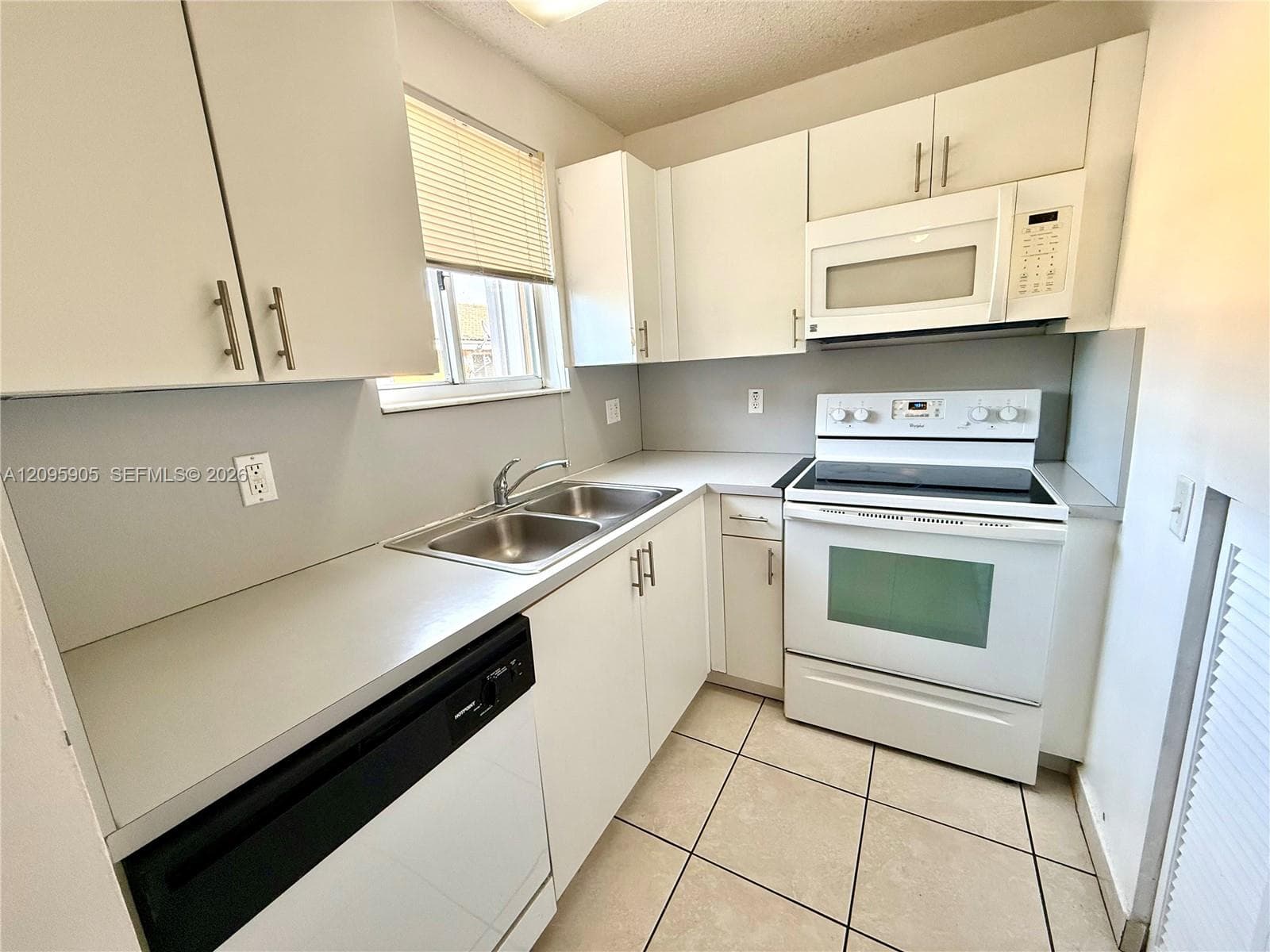 TAMARIND GROVE VILLAS · #C5 in Miami - Photo 5