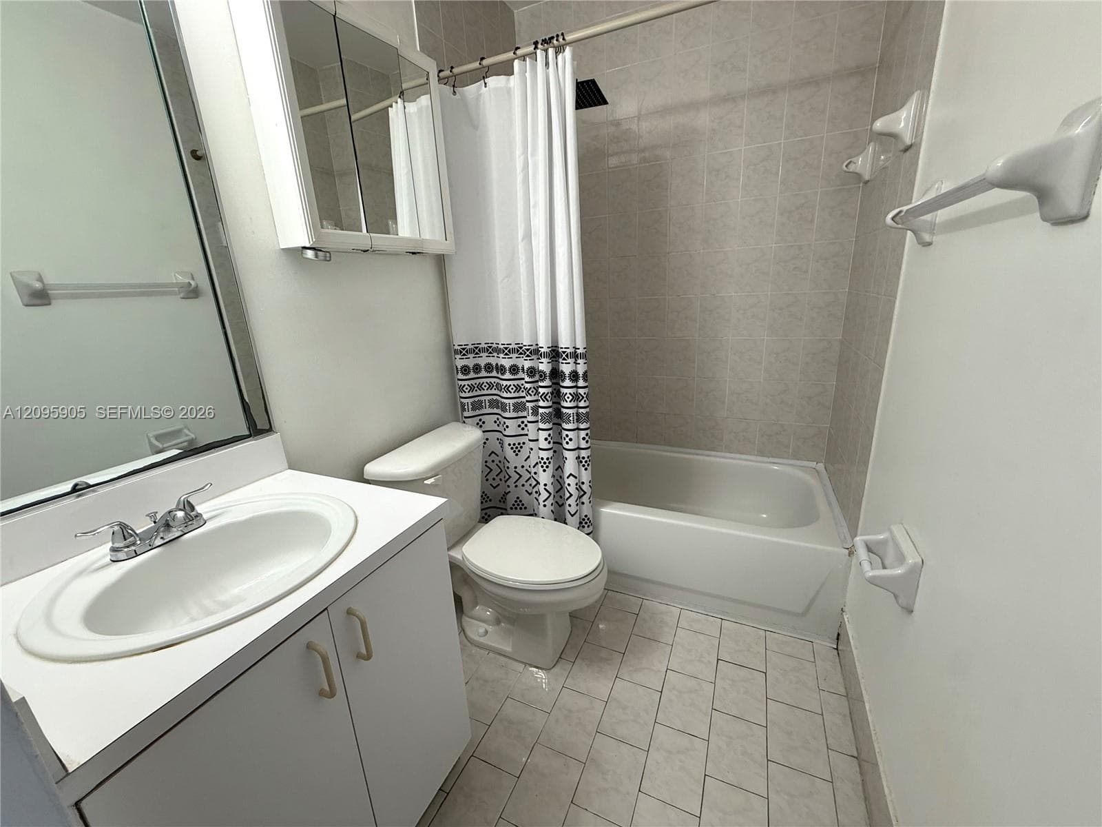 TAMARIND GROVE VILLAS · #C5 in Miami - Photo 10