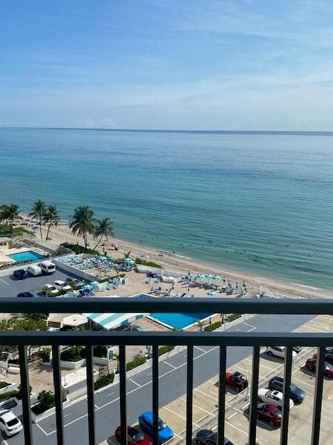 PARKER DORADO CONDO · #1204 in Hallandale Beach - Photo 2