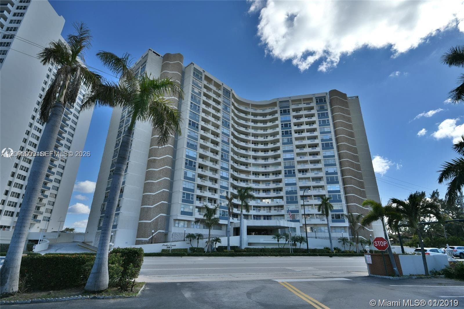 PARKER DORADO CONDO · #1204 in Hallandale Beach - Photo 1