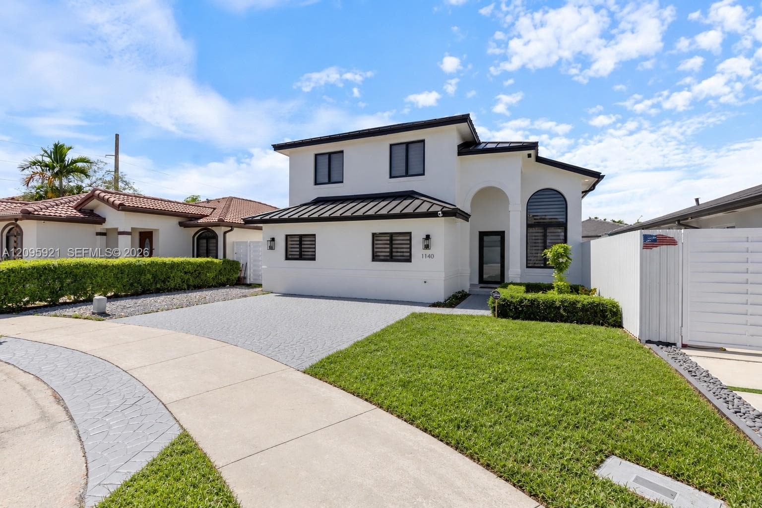 1140 SW 85th Ct photo 1
