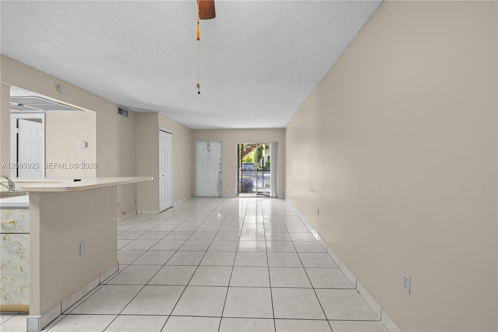 LKESIDE XI CONDO · #10-9 in Miami - Photo 2