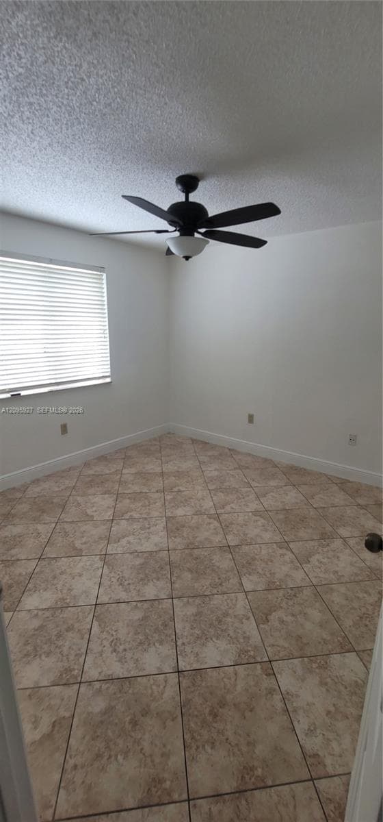 VALENCIA VILLAS CONDO · #201 in Hialeah - Photo 16