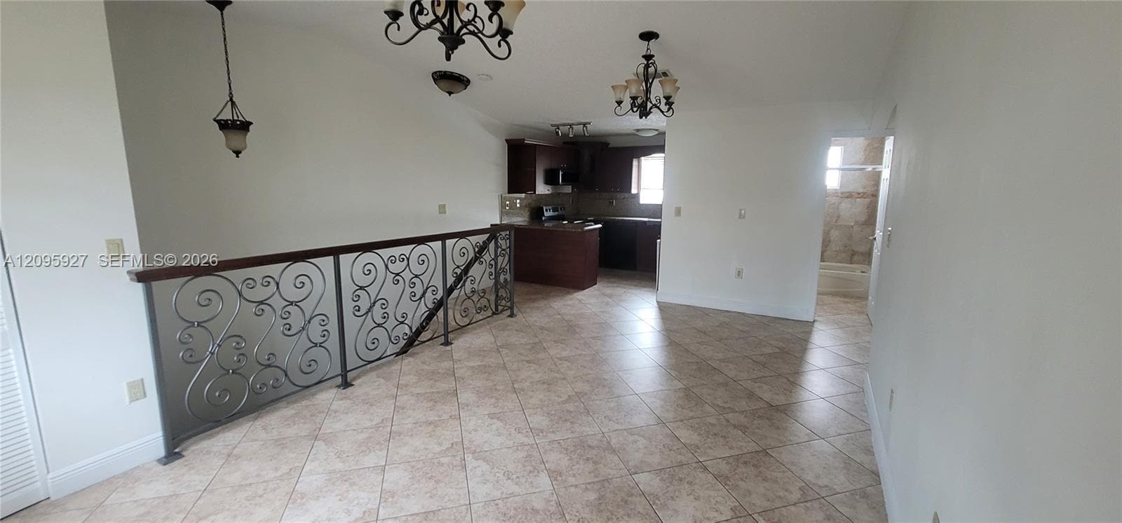 VALENCIA VILLAS CONDO · #201 in Hialeah - Photo 7