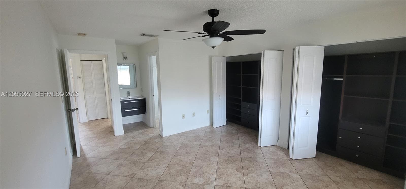 VALENCIA VILLAS CONDO · #201 in Hialeah - Photo 15