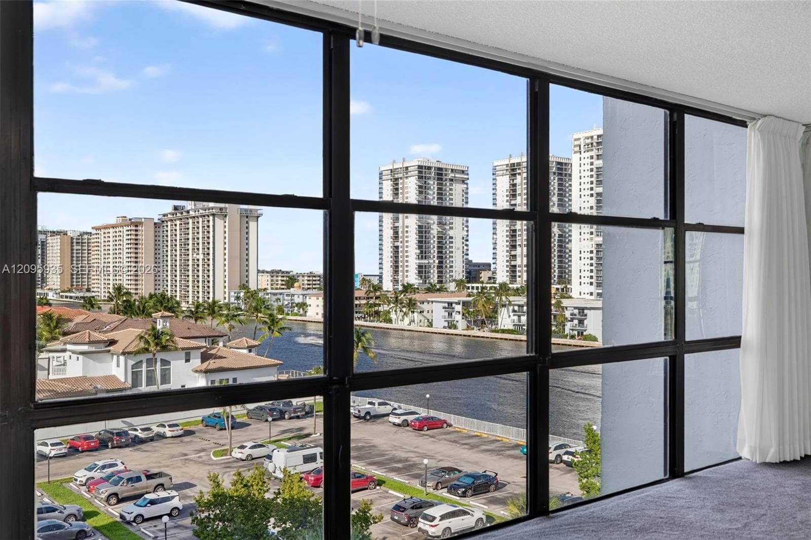 OCEANVIEW PARK CONDO · #715 in Hallandale Beach - Photo 2