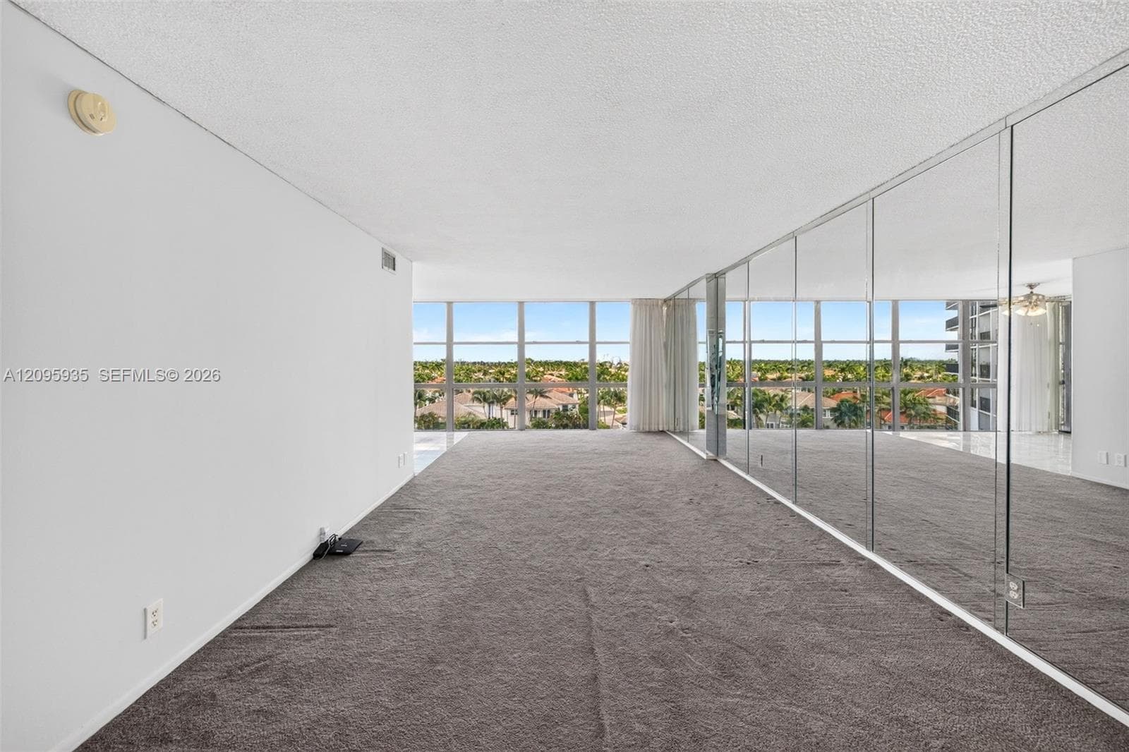 OCEANVIEW PARK CONDO · #715 in Hallandale Beach - Photo 6
