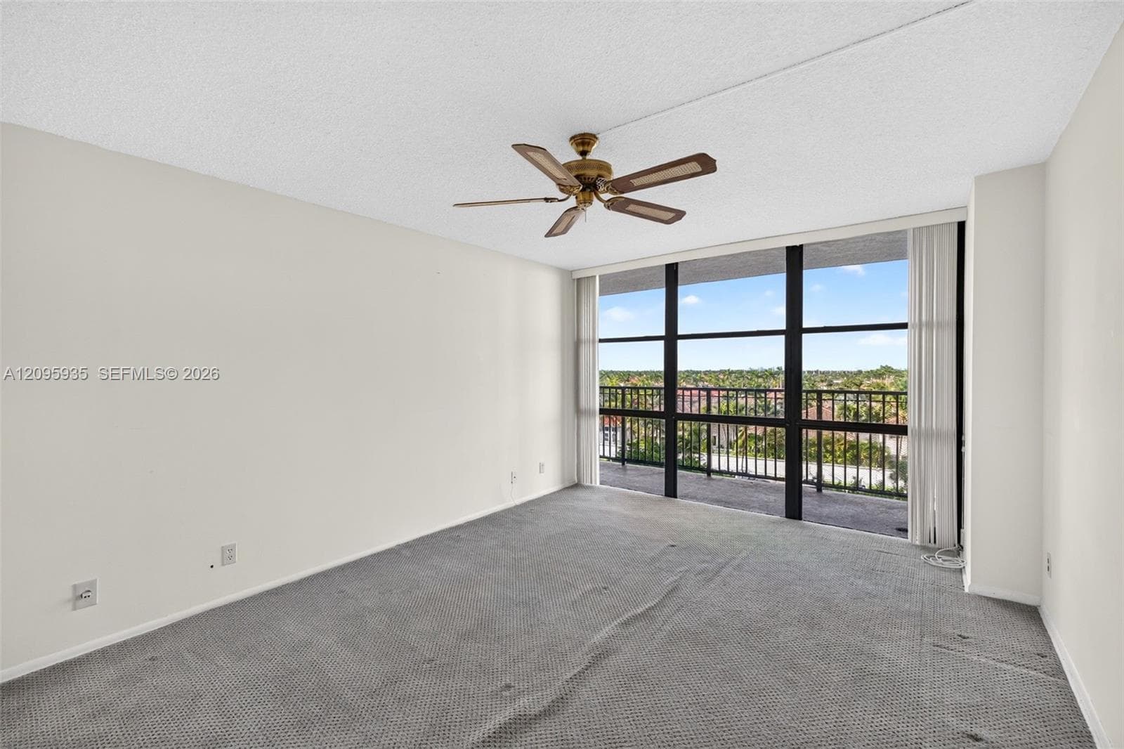 OCEANVIEW PARK CONDO · #715 in Hallandale Beach - Photo 32