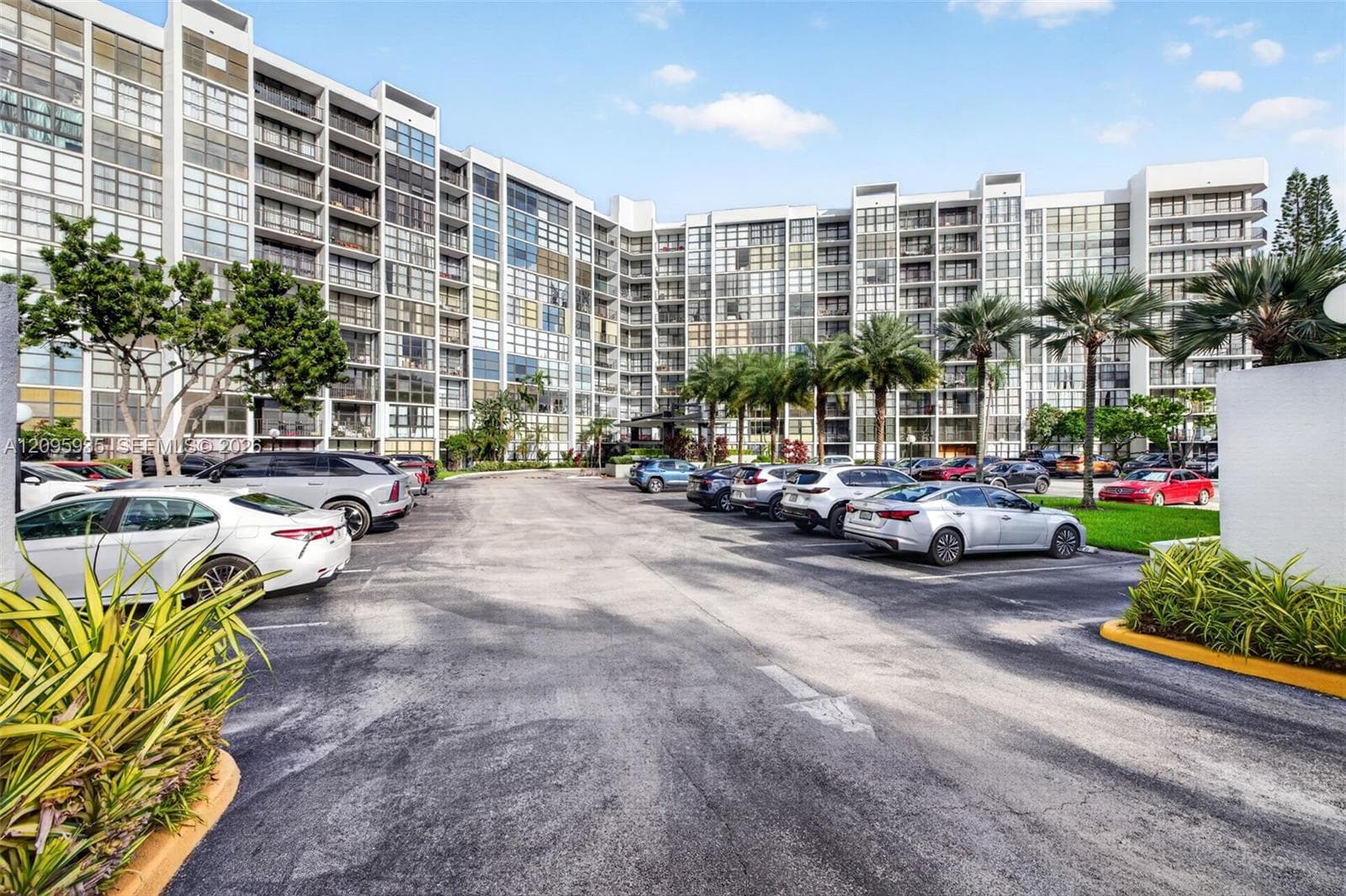 OCEANVIEW PARK CONDO · #715 in Hallandale Beach - Photo 50