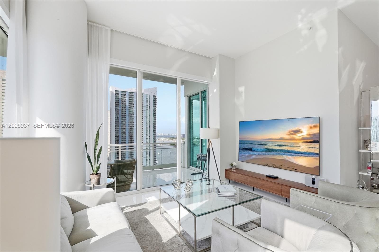 Asia Brickell Key · #1901 in Miami - Photo 18