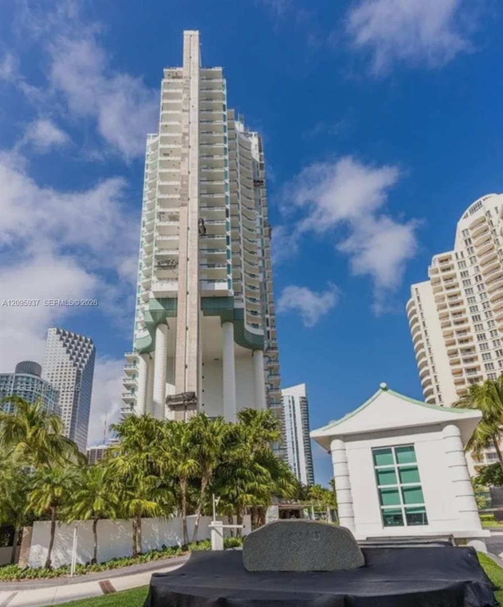 Asia Brickell Key · #1901 in Miami - Photo 4