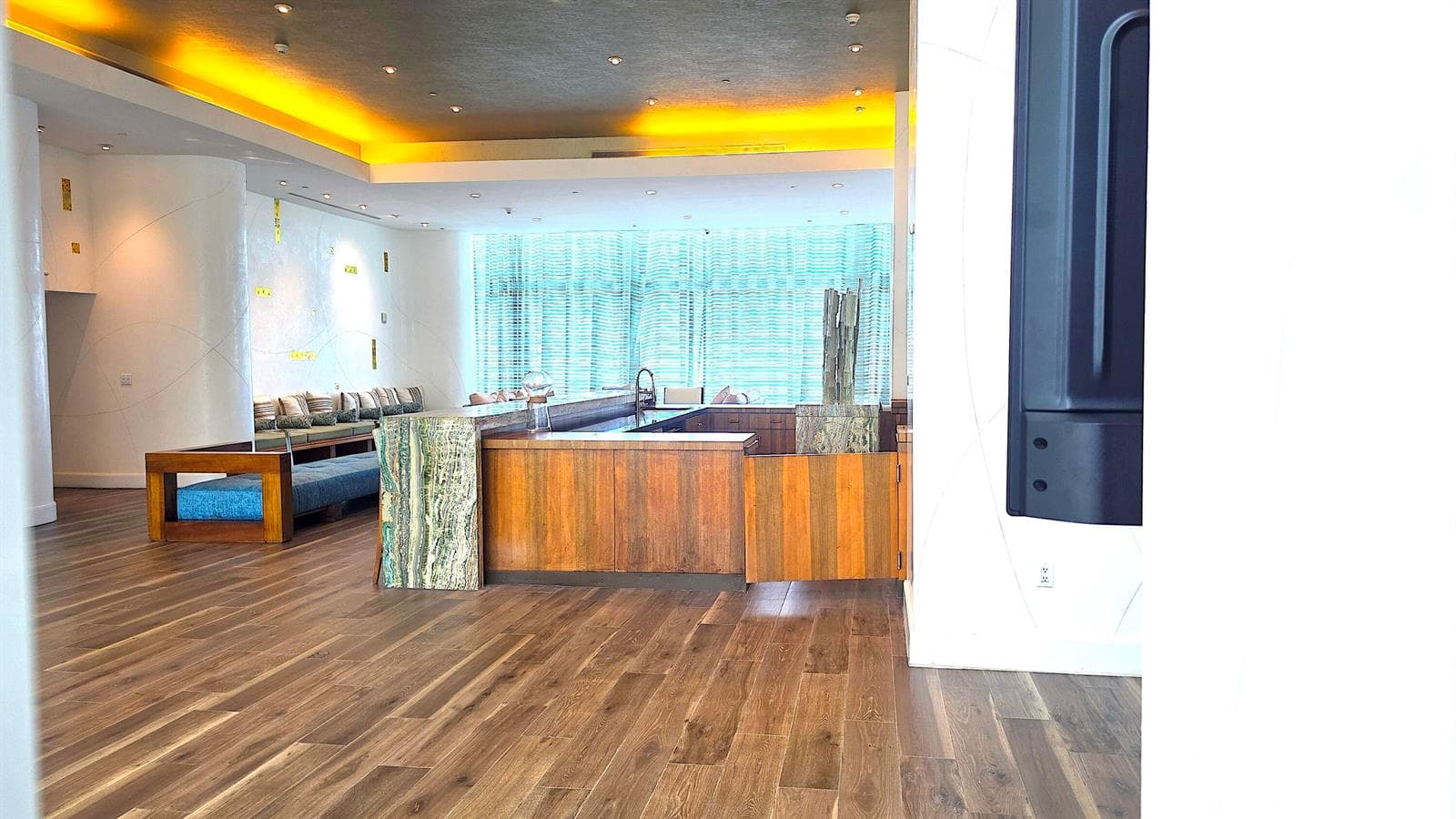 Club Room - 3