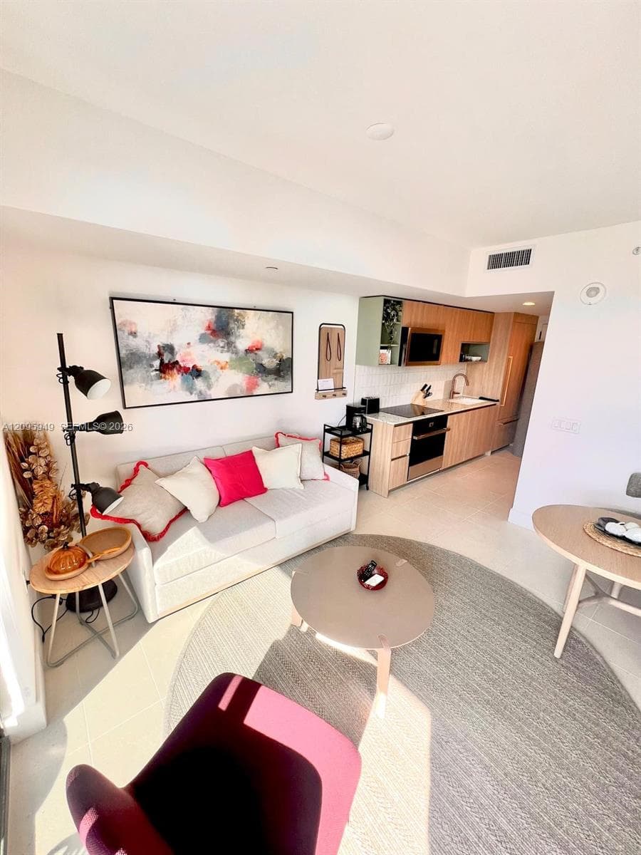 Gale Hotel & Residences (Natiivo) · #2508 in Miami - Photo 3