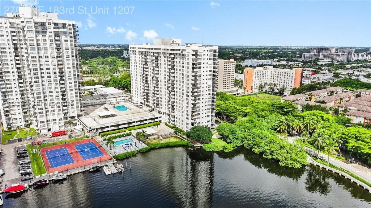COMMODORE PLAZA CONDO · #1207 in Aventura - Photo 30