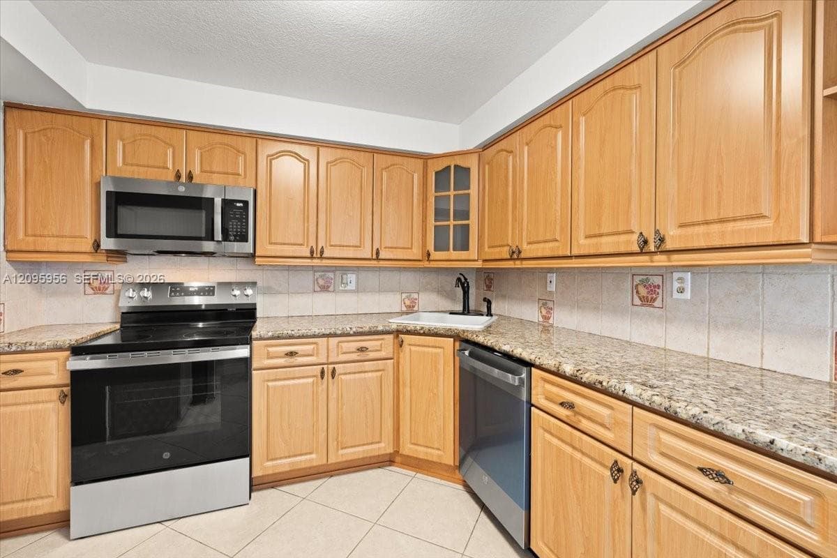 COMMODORE PLAZA CONDO · #1207 in Aventura - Photo 19
