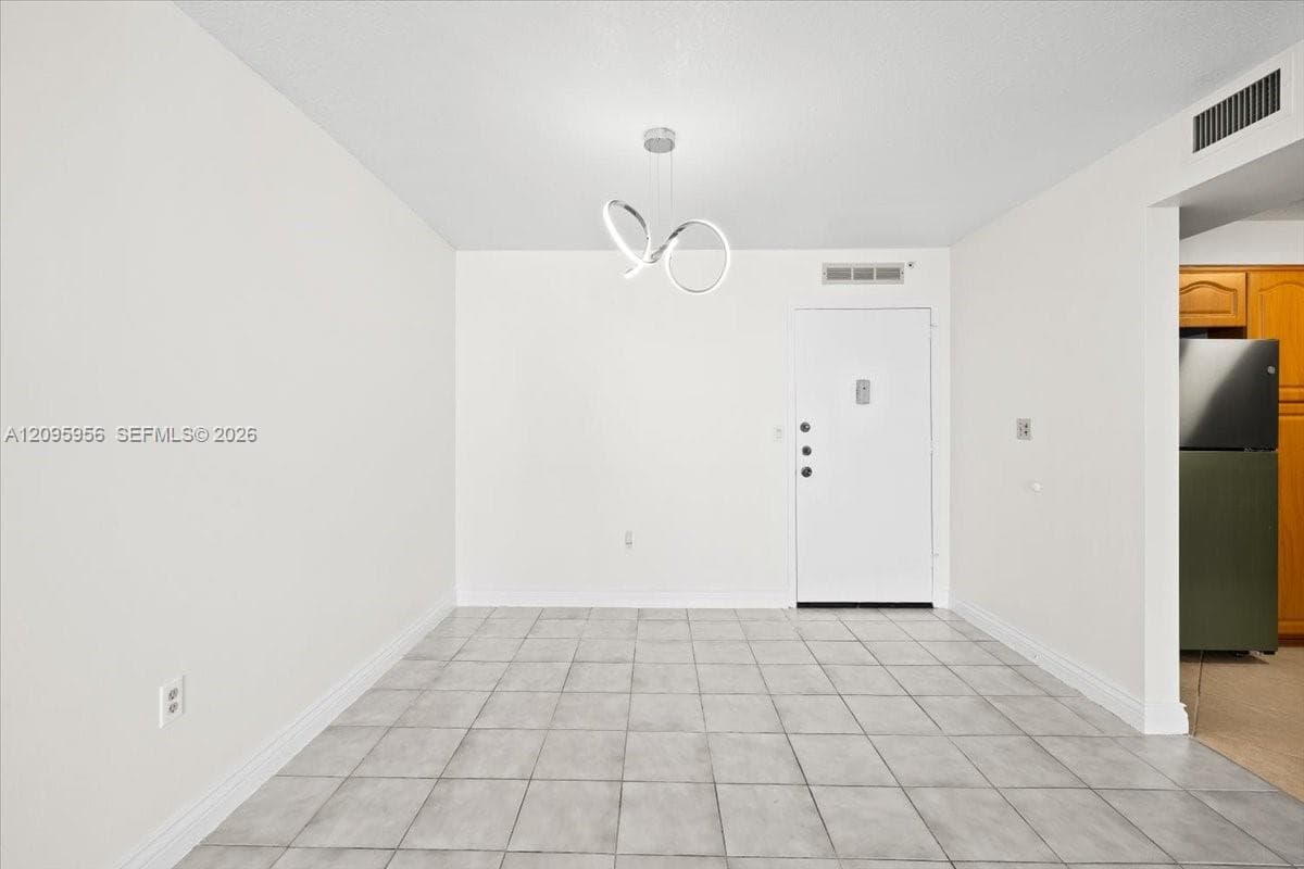 COMMODORE PLAZA CONDO · #1207 in Aventura - Photo 4